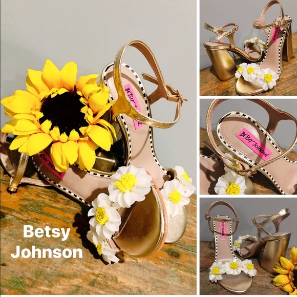 Betsey Johnson Shoes - Betsy💋Johnson Daisy Heels✌️NWOT